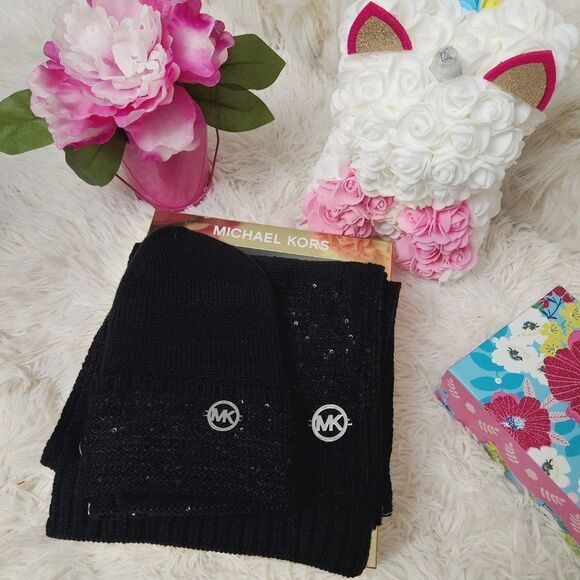 MICHAEL KORS Scarf & Hat Set sequin embellished gift box NWT - Picture 2 of 4
